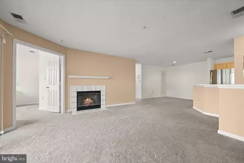 Living - 3553 Floating Leaf Ln #D201, Laurel, MD 20724 photo 2 of 8