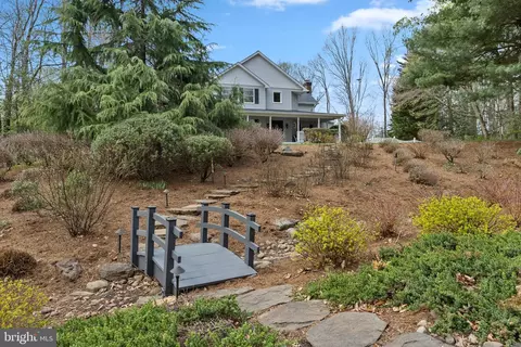 591 Pinedale Dr, Annapolis, MD 21401