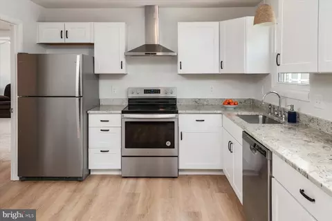 2 Silopanna Ct, Annapolis, MD 21403