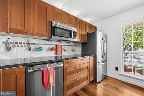 Kitchen - 3421 Halifax Ct, Pasadena, MD 21122 photo 6 of 8