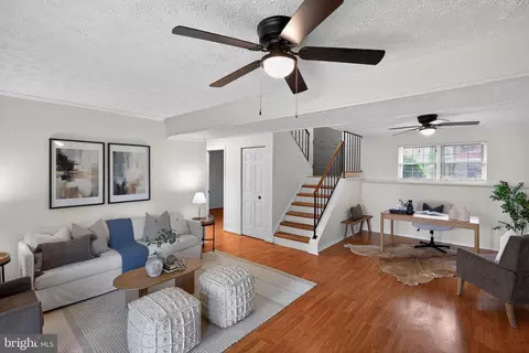 Living - 1108 Silverleaf Dr, Arnold, MD 21012 photo 3 of 4