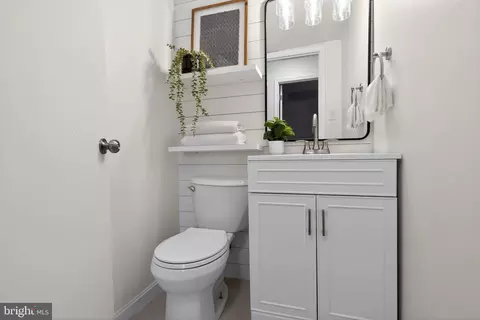 Bath - 1108 Silverleaf Dr, Arnold, MD 21012 photo 4 of 4