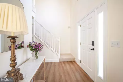 Entry Way - 3646 N Carolina Ave, Edgewater, MD 21037 photo 8 of 14