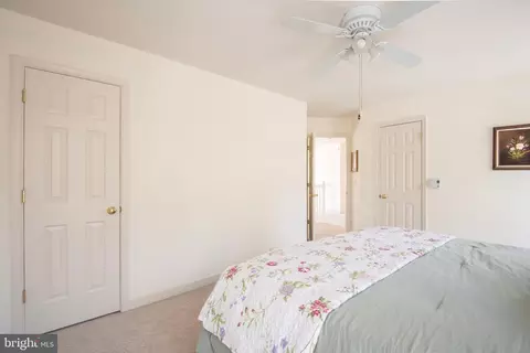 Bedroom - 3646 N Carolina Ave, Edgewater, MD 21037 photo 2 of 7