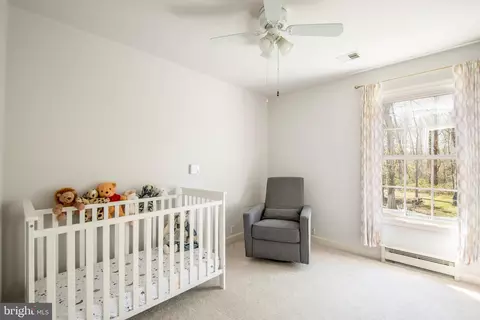 Bedroom - 3646 N Carolina Ave, Edgewater, MD 21037 photo 3 of 7