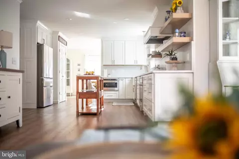 Entry Way - 3646 N Carolina Ave, Edgewater, MD 21037 photo 5 of 14