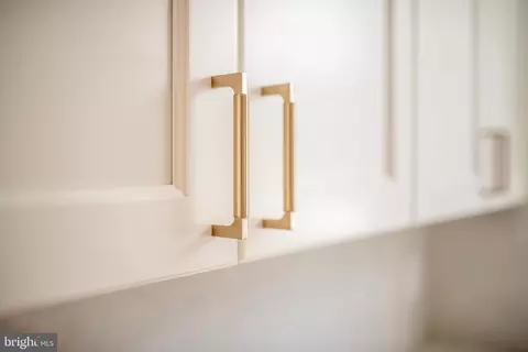 Entry Way - 3646 N Carolina Ave, Edgewater, MD 21037 photo 4 of 14