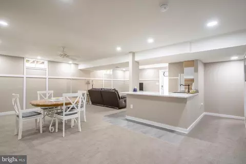 Entry Way - 3646 N Carolina Ave, Edgewater, MD 21037 photo 13 of 14