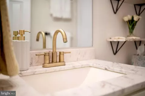 Bath - 3646 N Carolina Ave, Edgewater, MD 21037 photo 2 of 8