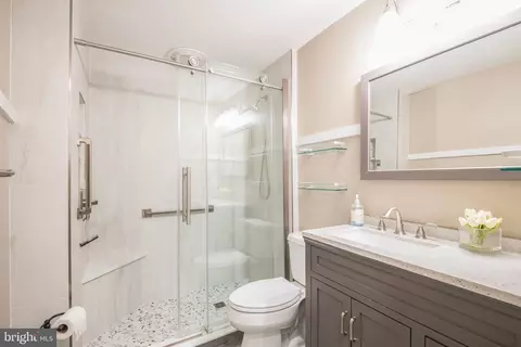 Bath - 3646 N Carolina Ave, Edgewater, MD 21037 photo 7 of 8