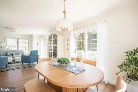 Dining - 3646 N Carolina Ave, Edgewater, MD 21037 photo 3 of 3