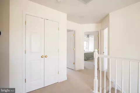 Entry Way - 3646 N Carolina Ave, Edgewater, MD 21037 photo 10 of 14