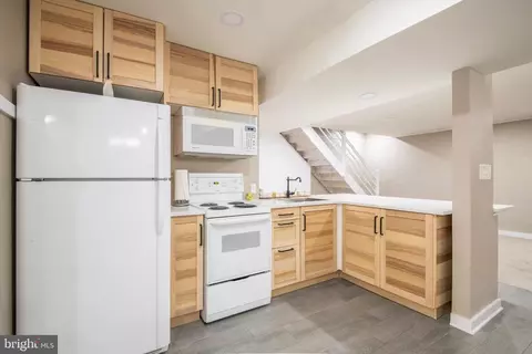 Kitchen - 3646 N Carolina Ave, Edgewater, MD 21037 photo 3 of 3