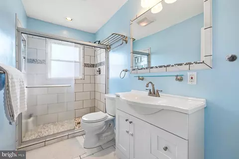 Bath - 1624 Bishop Rd, Edgewater, MD 21037 photo 1 of 3