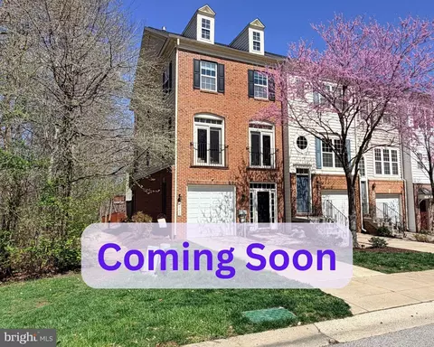 8002 Pennington Dr, Laurel, MD 20724