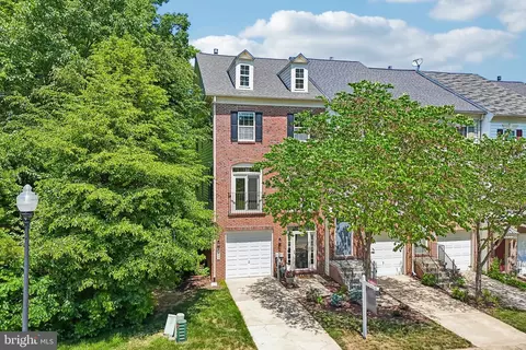 8002 Pennington Dr, Laurel, MD 20724