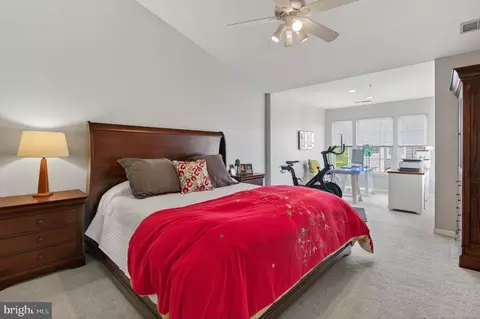 Bedroom - 75 Two Rivers Dr, Edgewater, MD 21037 photo 4 of 8