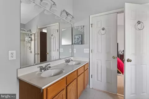 Entry Way - 75 Two Rivers Dr, Edgewater, MD 21037 photo 7 of 9