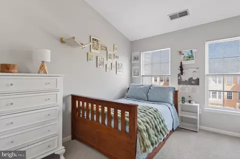 Bedroom - 75 Two Rivers Dr, Edgewater, MD 21037 photo 2 of 8