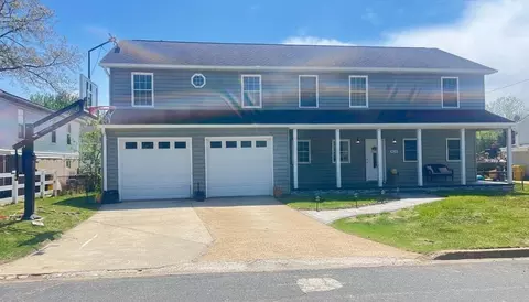 811 223rd St, Pasadena, MD 21122