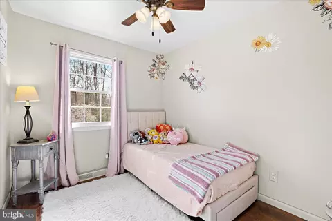 Bedroom - 109 Wileys Ln, Pasadena, MD 21122 photo 9 of 10