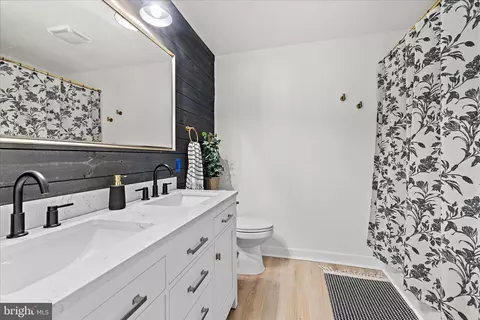 Bath - 109 Wileys Ln, Pasadena, MD 21122 photo 1 of 3