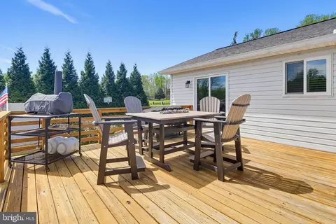 Exterior - 3229 Beards Point Rd, Davidsonville, MD 21035 photo 13 of 15