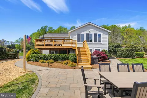 Exterior - 3229 Beards Point Rd, Davidsonville, MD 21035 photo 7 of 15
