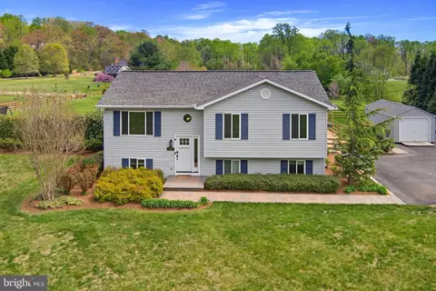 3229 Beards Point Rd, Davidsonville, MD 21035