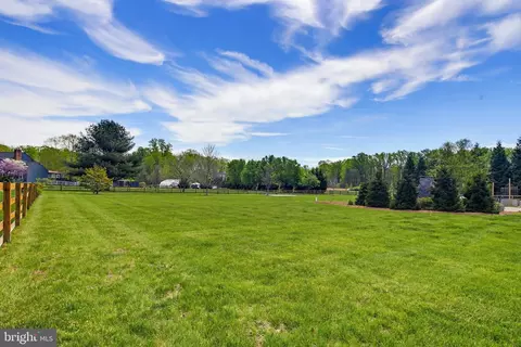 Exterior - 3229 Beards Point Rd, Davidsonville, MD 21035 photo 9 of 15
