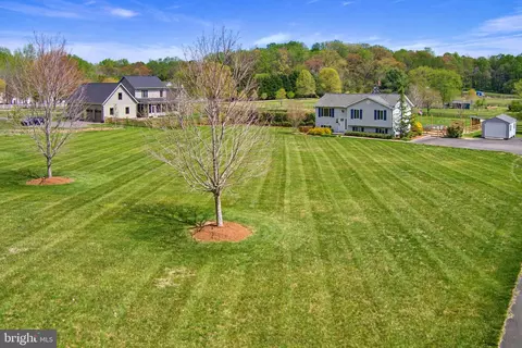 View/Area - 3229 Beards Point Rd, Davidsonville, MD 21035 photo 4 of 8