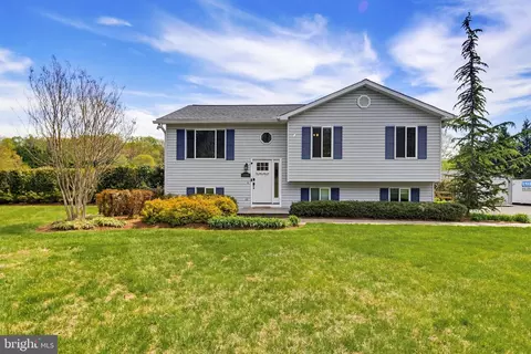 Exterior - 3229 Beards Point Rd, Davidsonville, MD 21035 photo 2 of 15