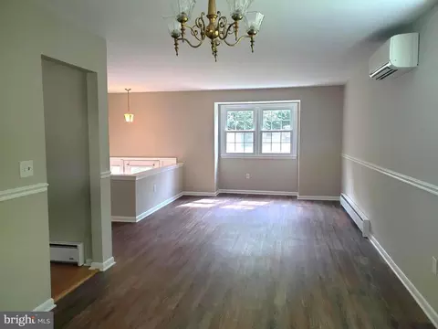 Living - 1122 Crestview Dr, Annapolis, MD 21409 photo 3 of 10