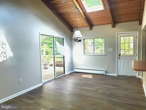 Living - 1122 Crestview Dr, Annapolis, MD 21409 photo 8 of 10