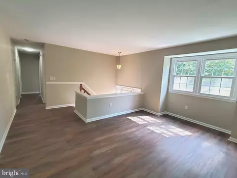 Living - 1122 Crestview Dr, Annapolis, MD 21409 photo 1 of 10