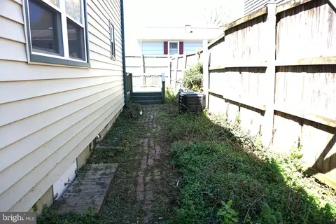 Exterior - 702 Londontown Rd, Edgewater, MD 21037 photo 3 of 3