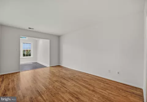 Living - 907 Beacon Way, Annapolis, MD 21401 photo 7 of 7