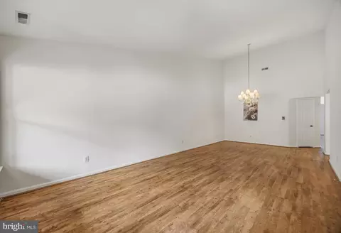 Living - 907 Beacon Way, Annapolis, MD 21401 photo 4 of 7