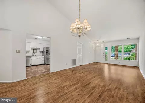Living - 907 Beacon Way, Annapolis, MD 21401 photo 1 of 7