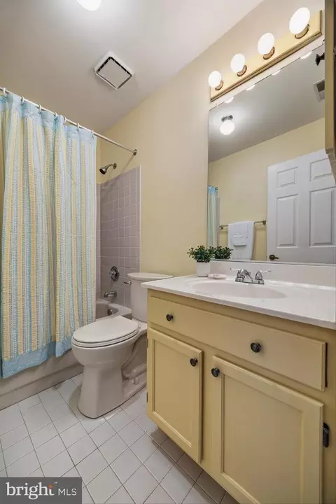 Bath - 907 Beacon Way, Annapolis, MD 21401 photo 2 of 4
