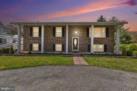 804 White Ave, Linthicum Heights, MD 21090