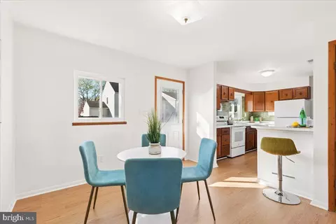 Dining - 723 207th St, Pasadena, MD 21122 photo 4 of 5