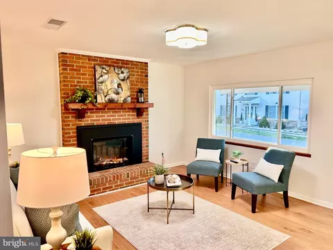 Living - 723 207th St, Pasadena, MD 21122 photo 4 of 4