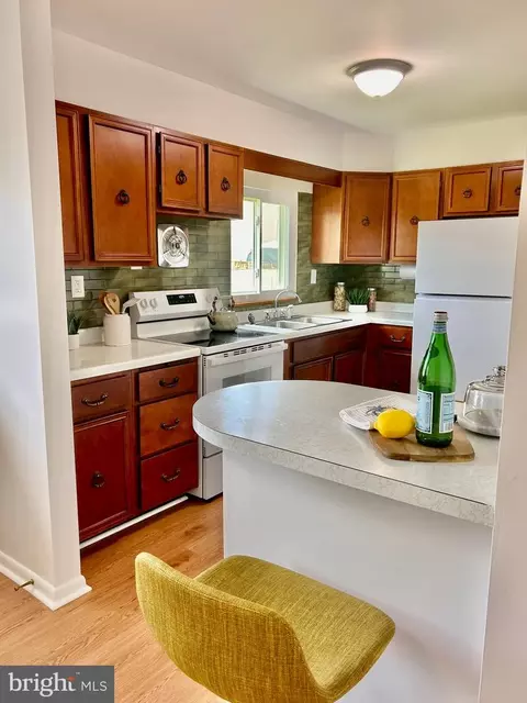 Kitchen - 723 207th St, Pasadena, MD 21122 photo 4 of 4