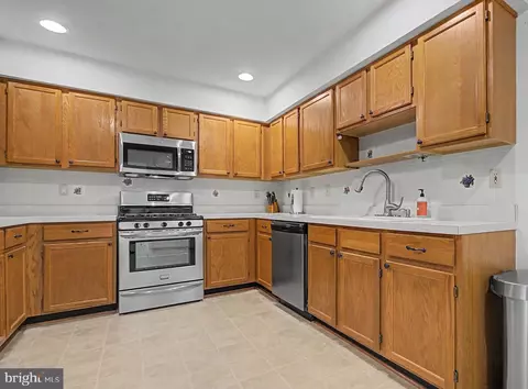 Kitchen - 809 Midship Ct, Annapolis, MD 21401 photo 2 of 4