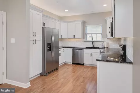 Entry Way - 1222 Juniper St, Shady Side, MD 20764 photo 1 of 2