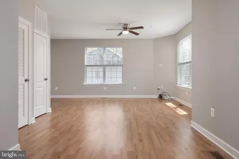 Living - 1222 Juniper St, Shady Side, MD 20764 photo 8 of 8