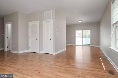 Living - 1222 Juniper St, Shady Side, MD 20764 photo 6 of 8
