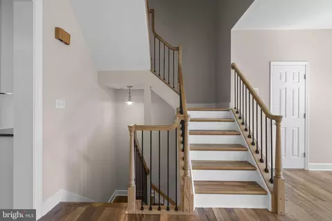 Entry Way - 1304 Hill Born Dr, Hanover, MD 21076 photo 4 of 5
