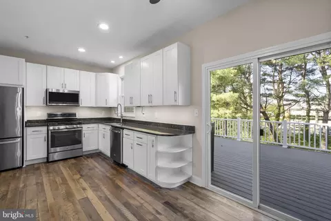 Kitchen - 1304 Hill Born Dr, Hanover, MD 21076 photo 6 of 7